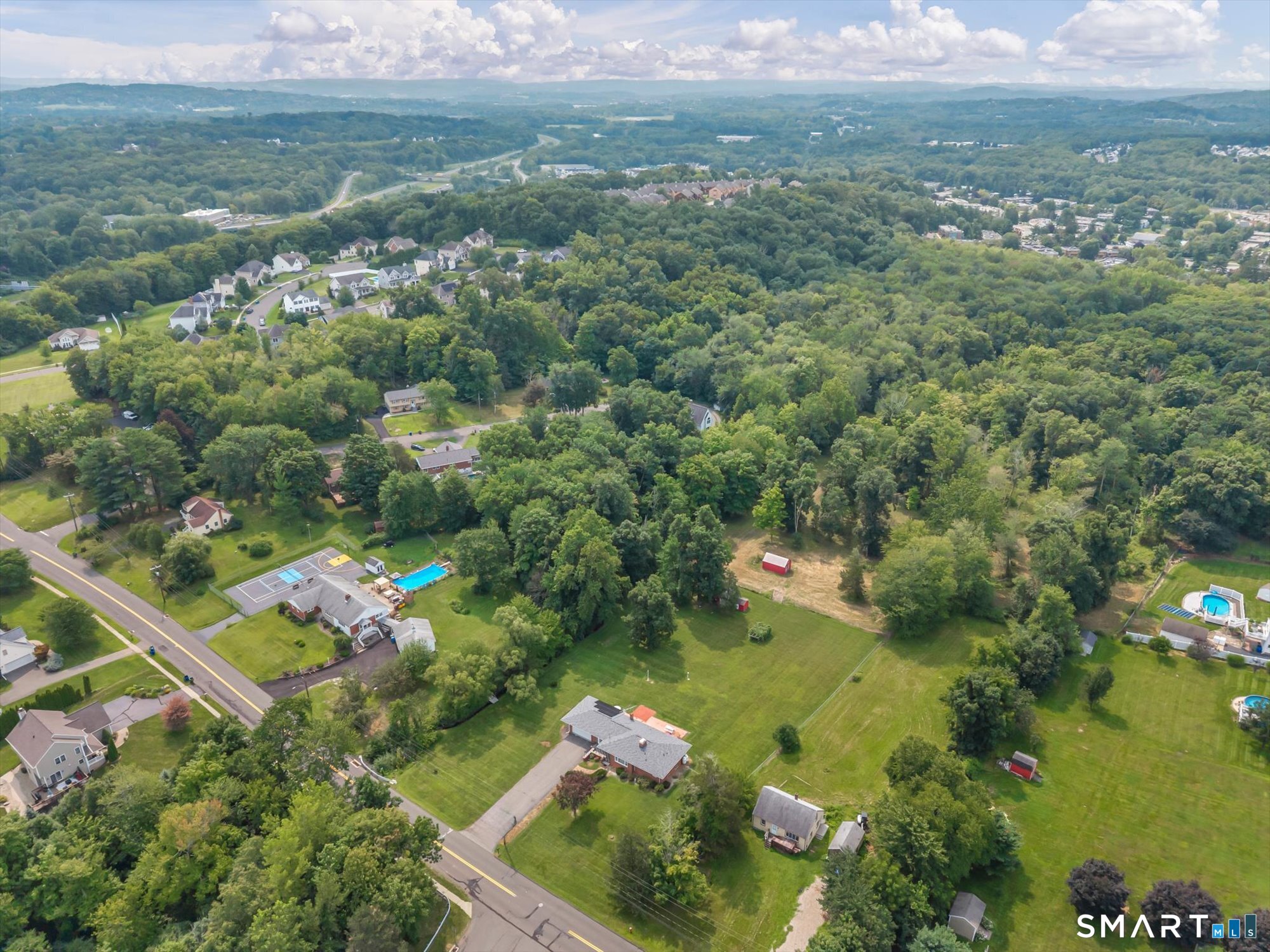 157 Evergreen Road Cromwell, CT 06416 - Photo 4 of 40 Gallery Image 4