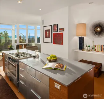 $889,000 | 2517 13th Avenue South, Seattle, WA 98144