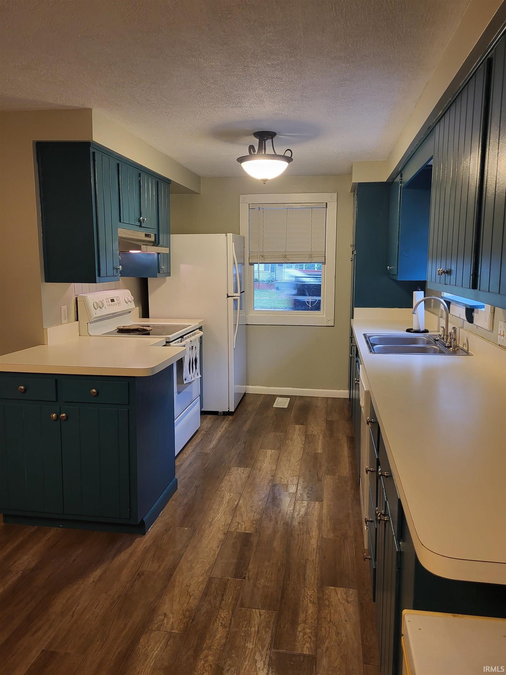 706 South Main Street Nappanee, IN 46550 - Photo 4 of 18