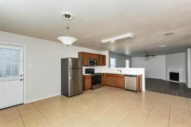 $2,375 | 14029 Coyote Trail, Fort Worth, TX 76052