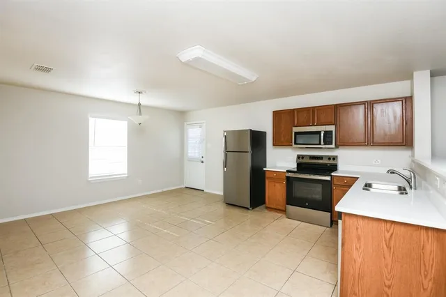 $2,375 | 14029 Coyote Trail, Fort Worth, TX 76052