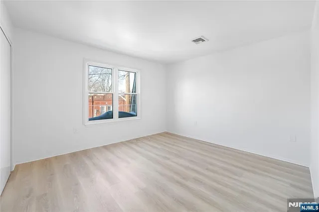 $2,650 | 253 Park Avenue, Unit 304, Rutherford, NJ 07070