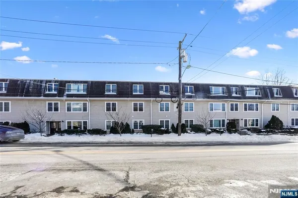 $2,650 | 253 Park Avenue, Unit 304, Rutherford, NJ 07070