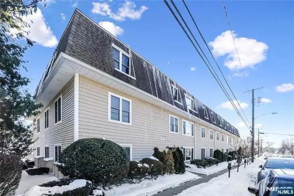 $2,650 | 253 Park Avenue, Unit 304, Rutherford, NJ 07070