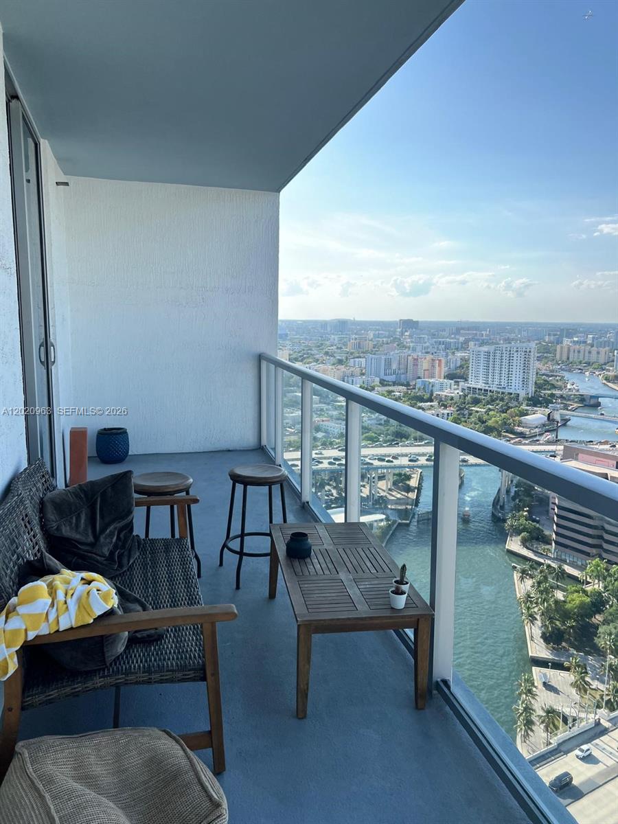 185 Southwest 7th Street, Unit 3209 Miami, FL 33130 - Photo 14 of 54