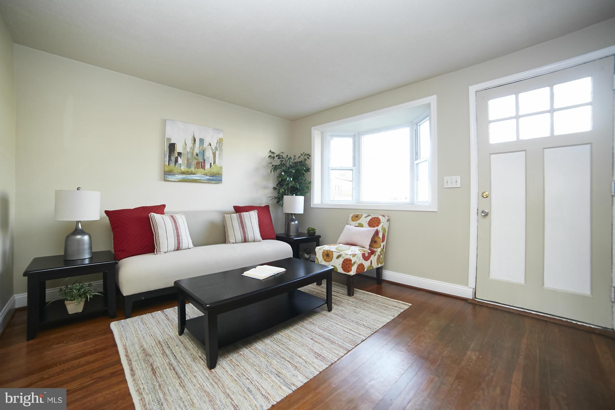 8221 Kavanagh Road Baltimore, MD 21222 - Photo 6 of 30 Living Room