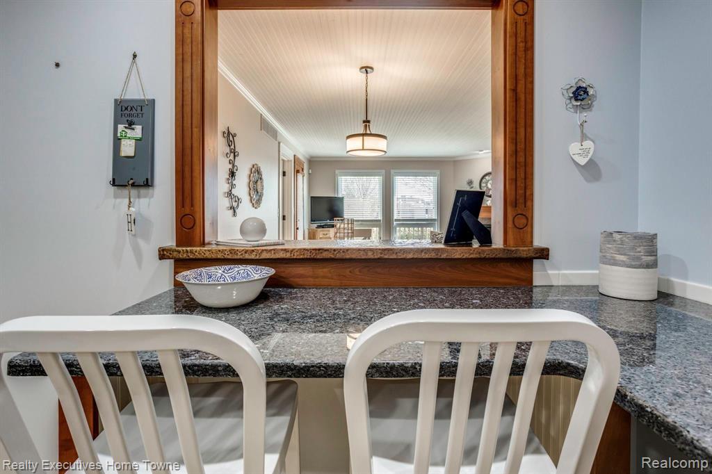 817 EAST Point Port Port Huron, MI 48060 - Photo 9 of 48
