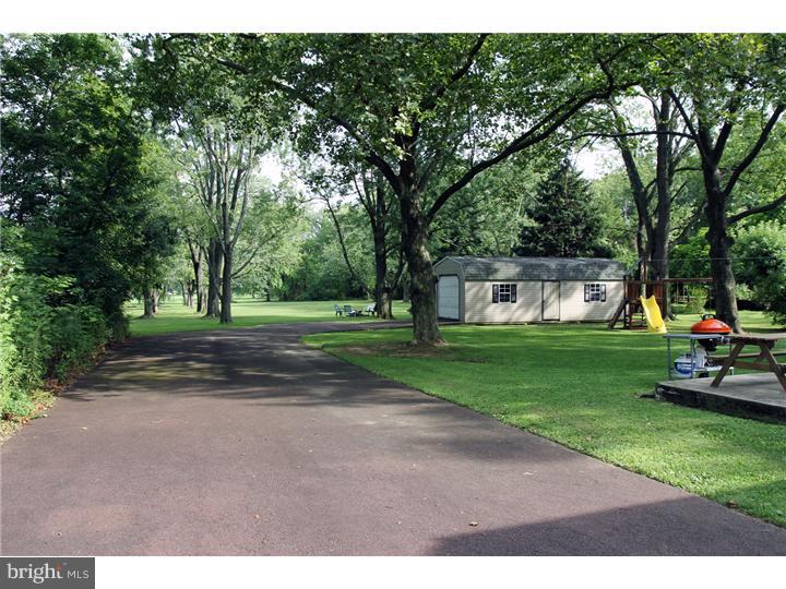 235 Oak Park Road Hatfield, PA 19440 - Photo 2 of 21 Gallery Image 2