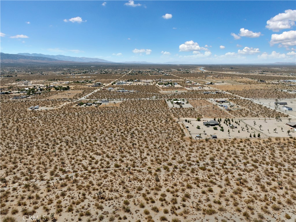 1 Wintergreen Road Pinon Hills, CA 92372 - Photo 4 of 14