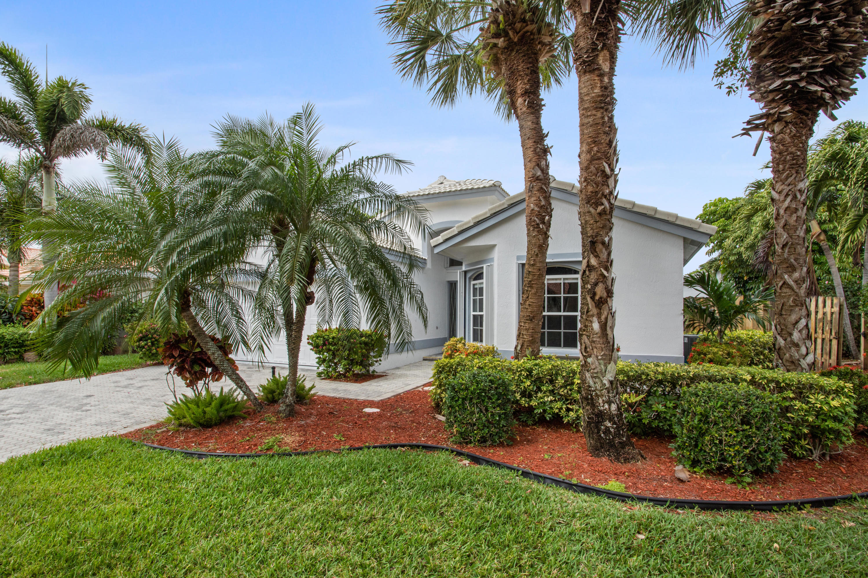 8829 Harrods Drive Boca Raton, FL 33433 - Photo 1 of 10 ck8600ihp000904x8g19xt35n