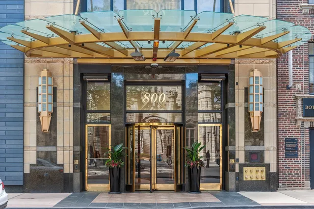 $2,290,000 | 800 North Michigan Avenue, Unit 2502, Chicago, IL 60611