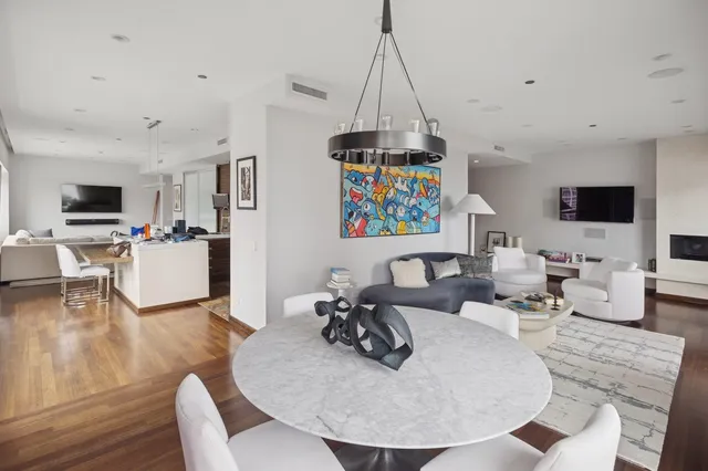 $2,290,000 | 800 North Michigan Avenue, Unit 2502, Chicago, IL 60611