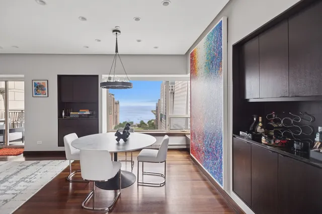 $2,290,000 | 800 North Michigan Avenue, Unit 2502, Chicago, IL 60611