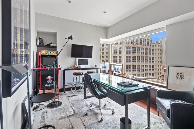 $2,290,000 | 800 North Michigan Avenue, Unit 2502, Chicago, IL 60611