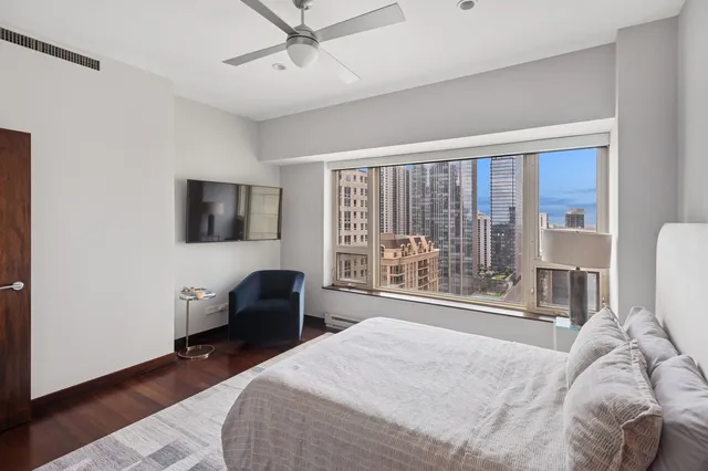 $2,290,000 | 800 North Michigan Avenue, Unit 2502, Chicago, IL 60611