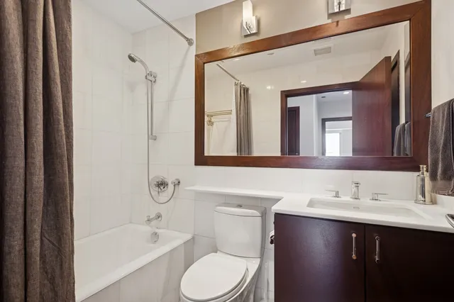 $2,290,000 | 800 North Michigan Avenue, Unit 2502, Chicago, IL 60611