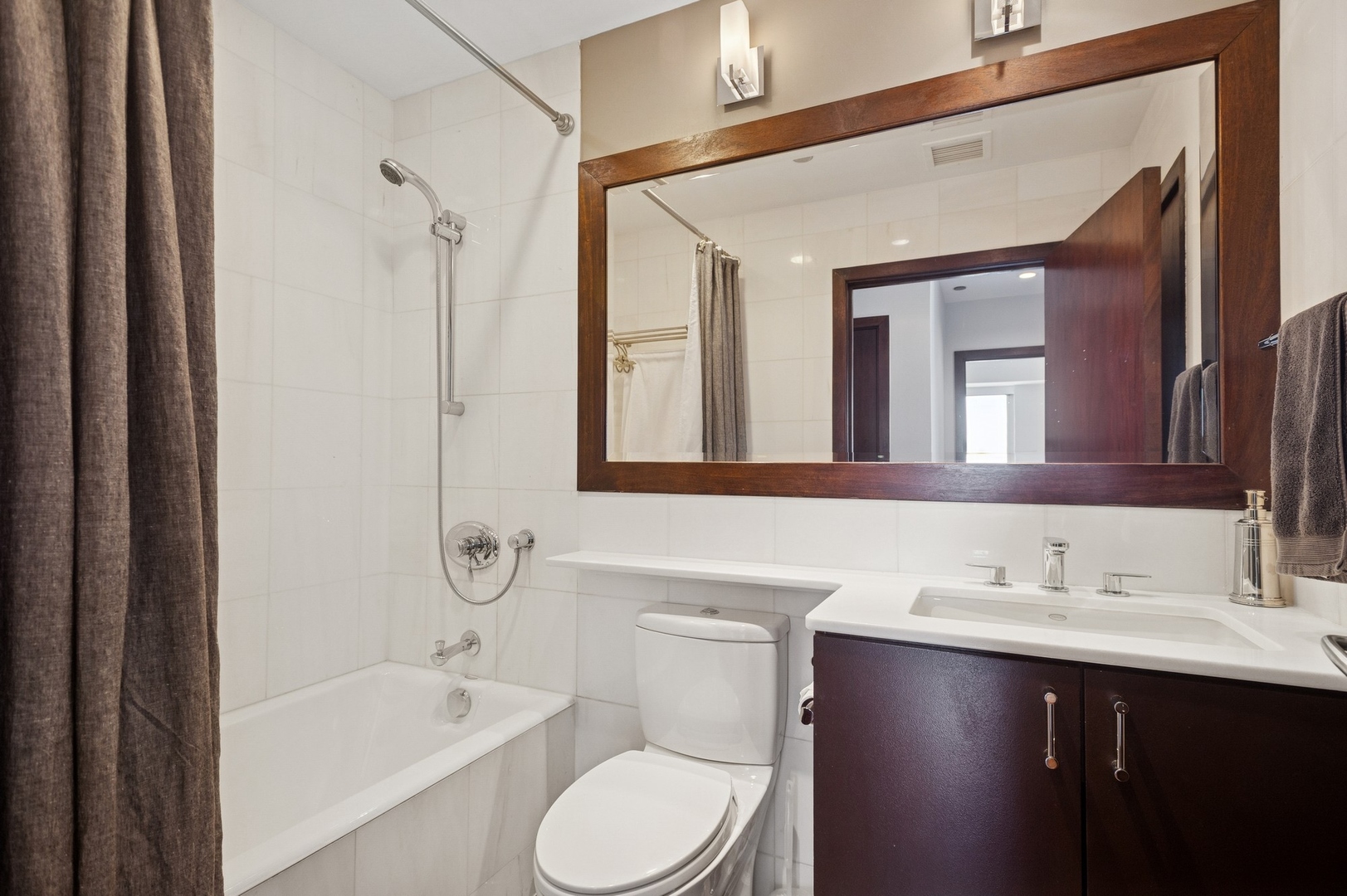 800 North Michigan Avenue, Unit 2502 Chicago, IL 60611 - Photo 20 of 34