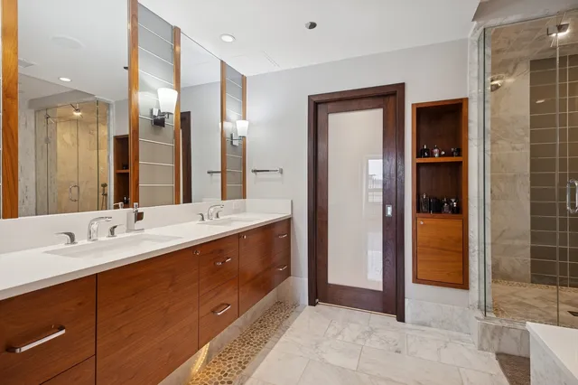 $2,290,000 | 800 North Michigan Avenue, Unit 2502, Chicago, IL 60611