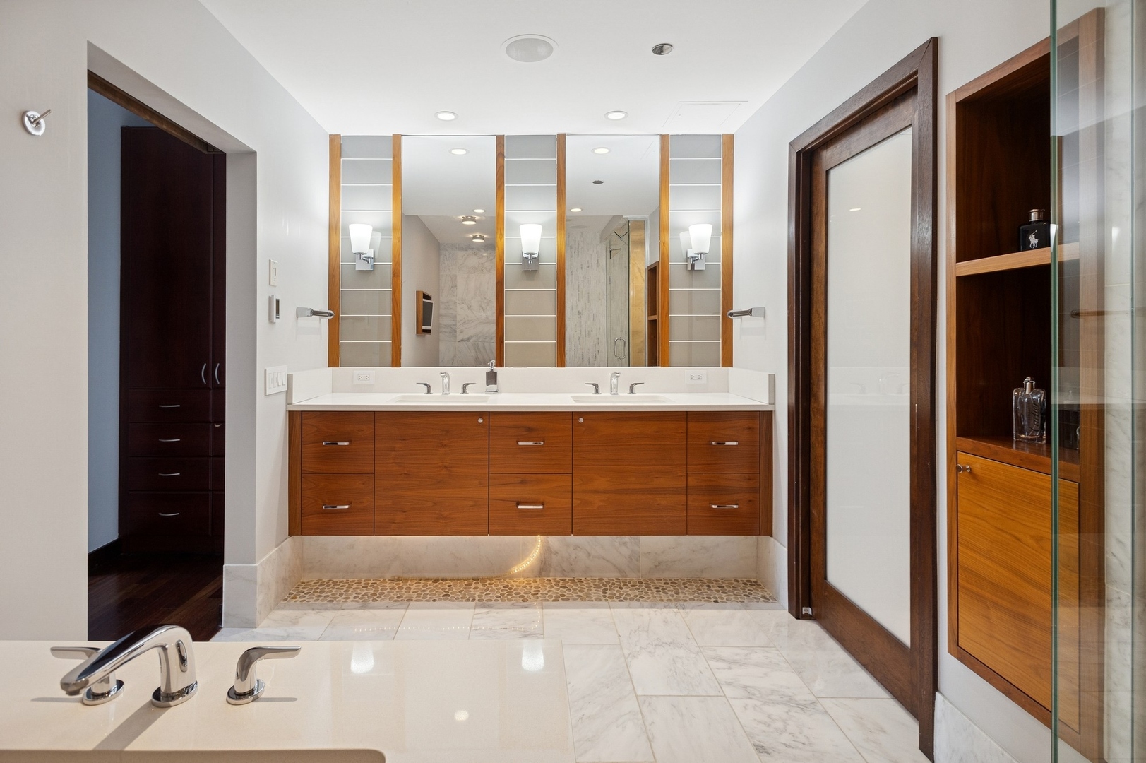 800 North Michigan Avenue, Unit 2502 Chicago, IL 60611 - Photo 23 of 34