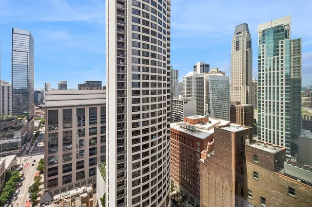 $2,290,000 | 800 North Michigan Avenue, Unit 2502, Chicago, IL 60611