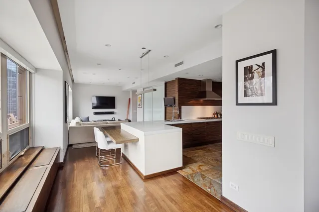 $2,290,000 | 800 North Michigan Avenue, Unit 2502, Chicago, IL 60611