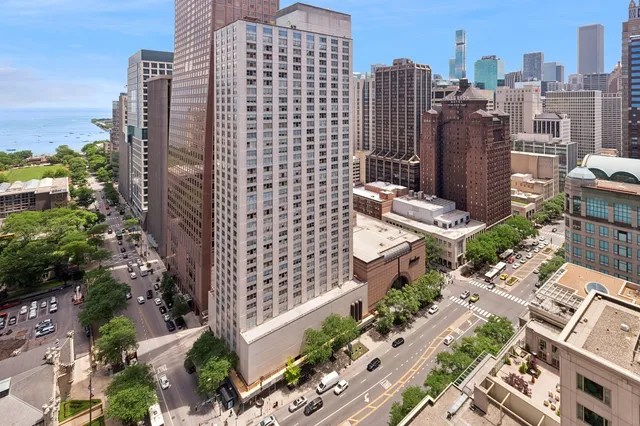 $2,290,000 | 800 North Michigan Avenue, Unit 2502, Chicago, IL 60611