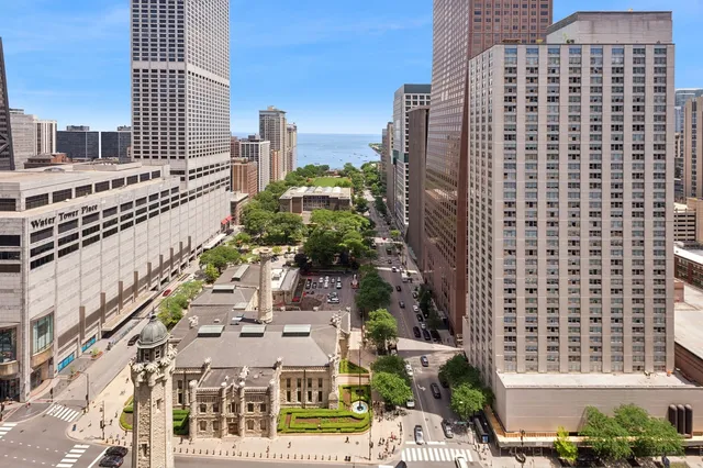 $2,290,000 | 800 North Michigan Avenue, Unit 2502, Chicago, IL 60611