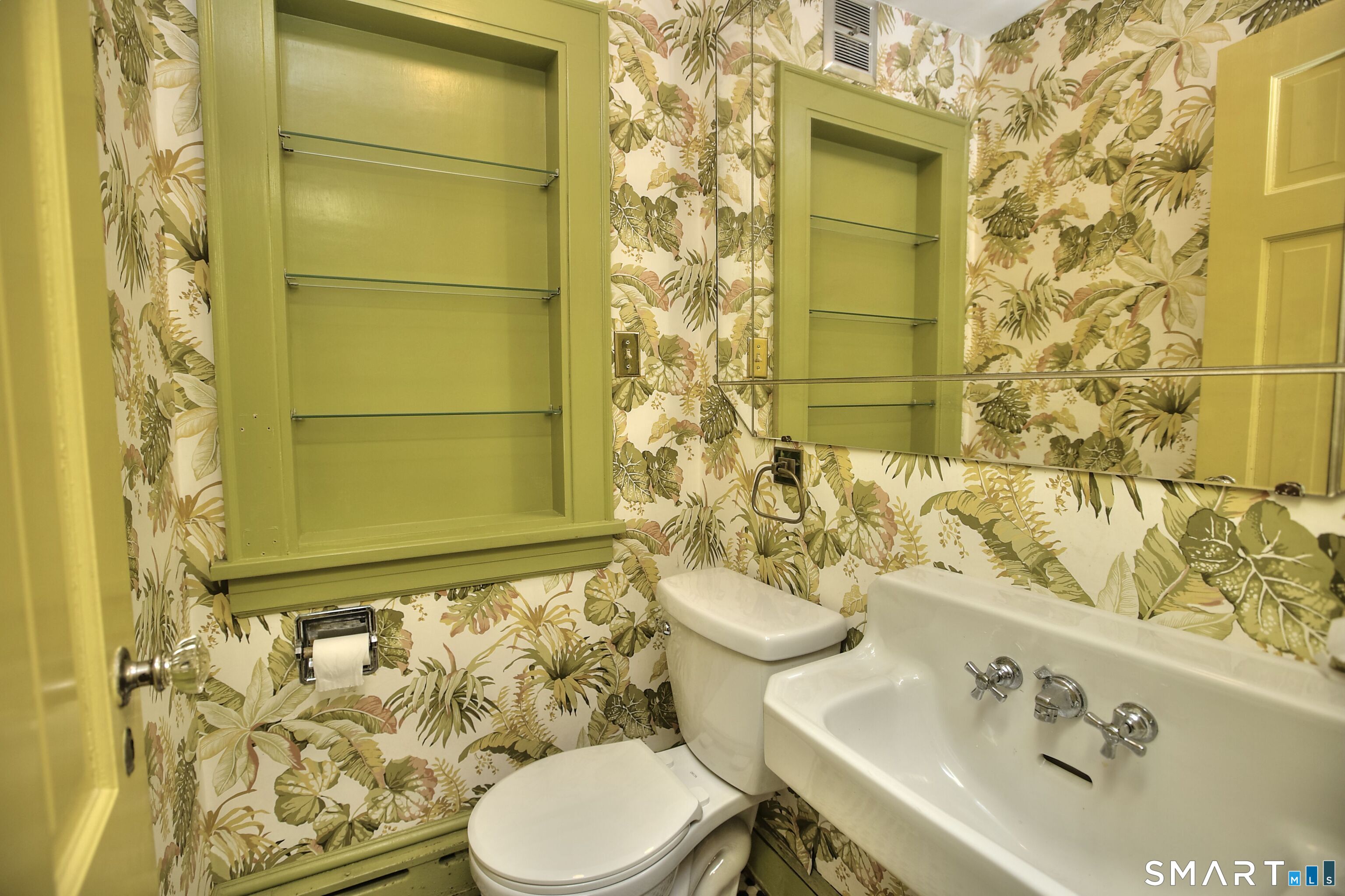 533 North Benson Road Fairfield, CT 06824 - Photo 19 of 40