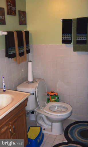 2020 Naylor Road Southeast Washington, DC 20020 - Photo 4 of 8 Bath