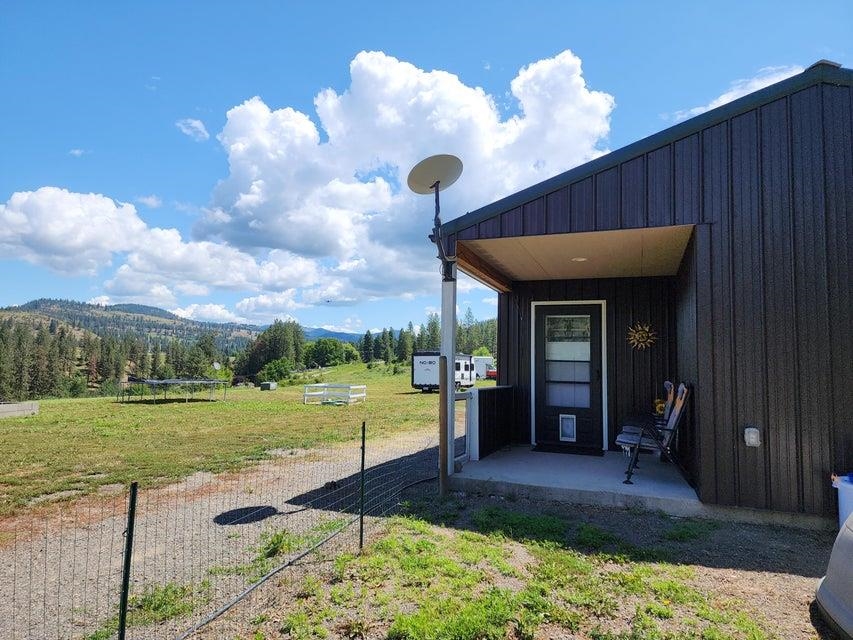 6779 Springdale Hunters Road Hunters, WA 99137 - Photo 3 of 40