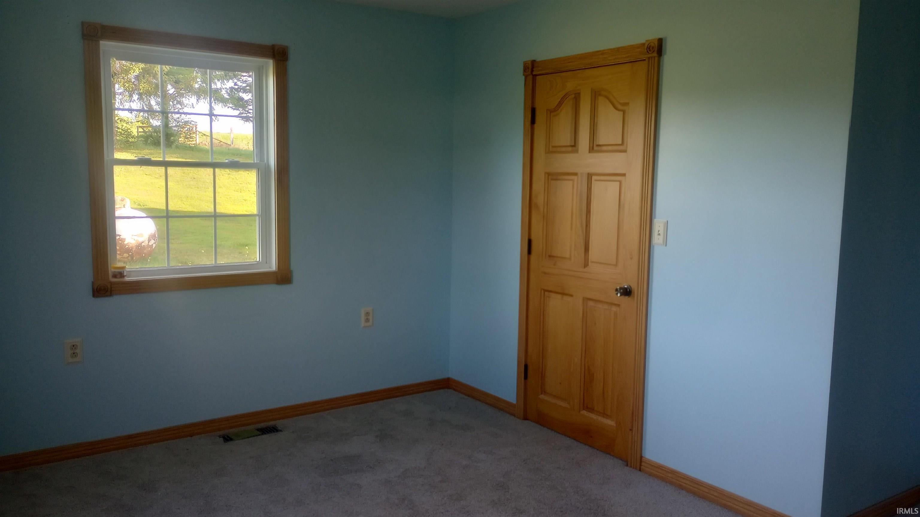 2219 Loudermilk Road Vincennes, IN 47591 - Photo 8 of 46