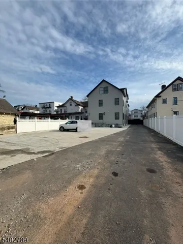 $3,400 | 528 Jefferson Avenue, Elizabeth, NJ 07201