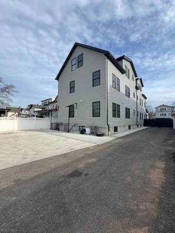 $3,400 | 528 Jefferson Avenue, Elizabeth, NJ 07201