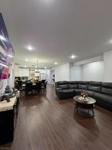 $3,400 | 528 Jefferson Avenue, Elizabeth, NJ 07201