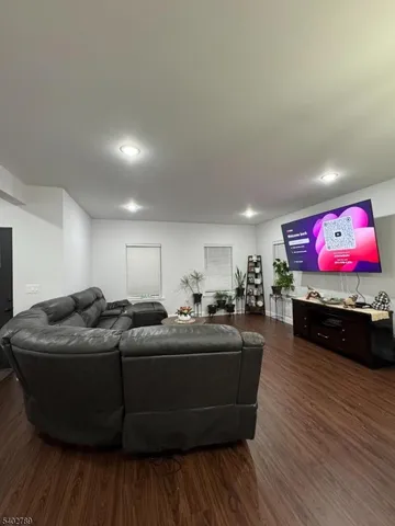 $3,400 | 528 Jefferson Avenue, Elizabeth, NJ 07201