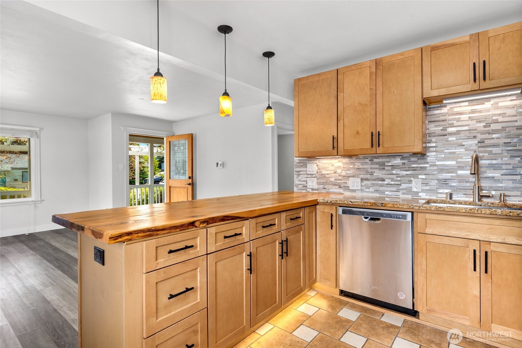 1710 Maple Street Everett, WA 98201 - Photo 12 of 32