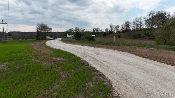 $105,000 | 216 Red Mare Road, Winfield, MO 63389
