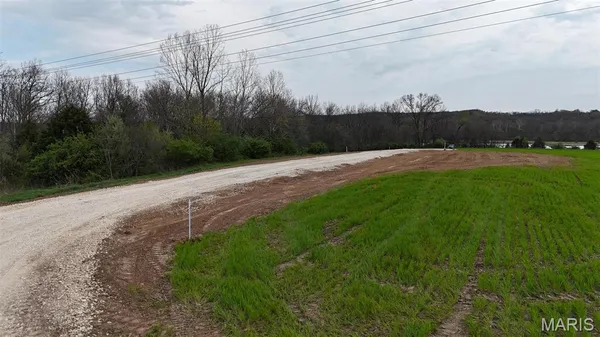 $105,000 | 216 Red Mare Road, Winfield, MO 63389