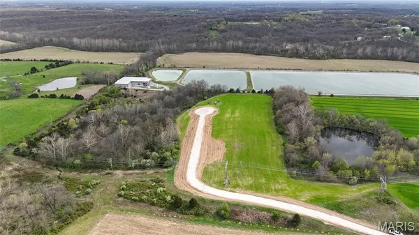 $105,000 | 216 Red Mare Road, Winfield, MO 63389