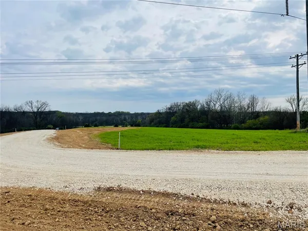 $105,000 | 216 Red Mare Road, Winfield, MO 63389