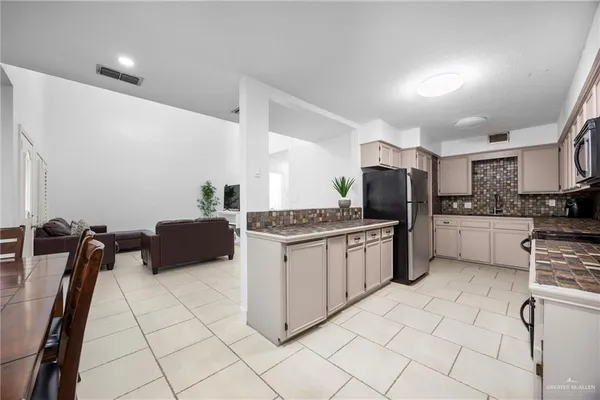 $182,000 | 901 East Dallas Avenue, Unit 6, McAllen, TX 78501