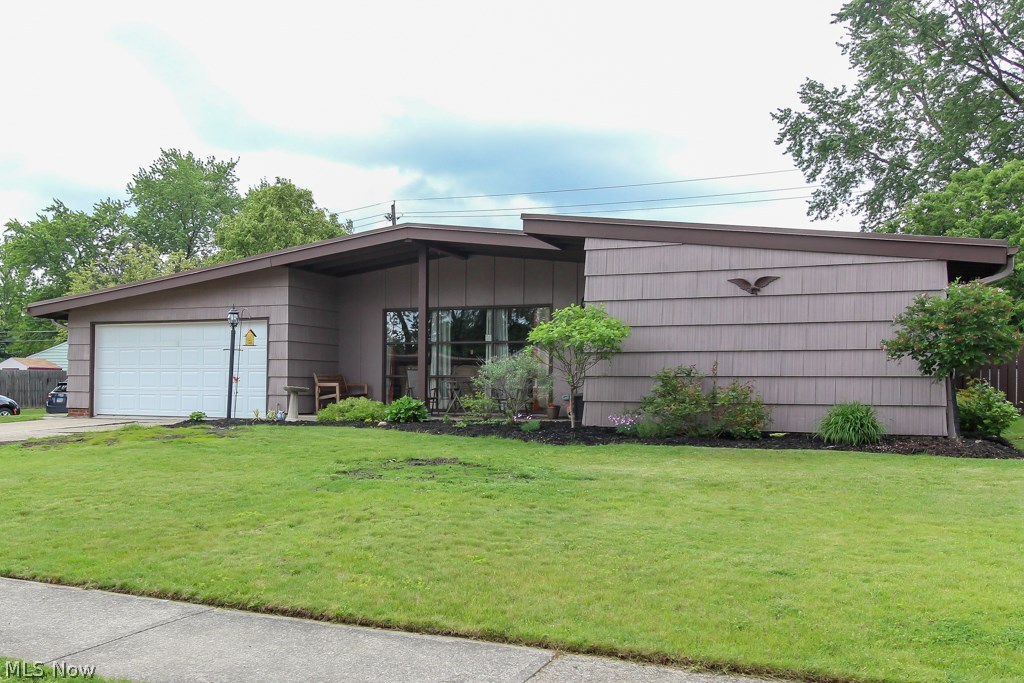 6657 Sherborn Road Parma Heights, OH 44130 - Photo 3 of 35