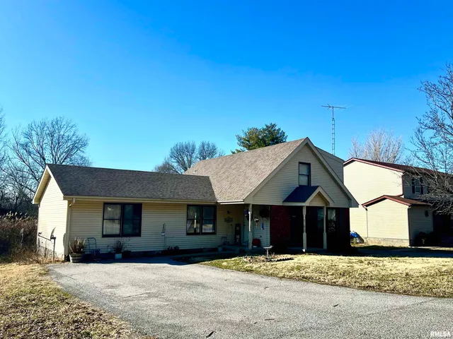 $620,000 | 1609 South 22nd Street, Herrin, IL 62948