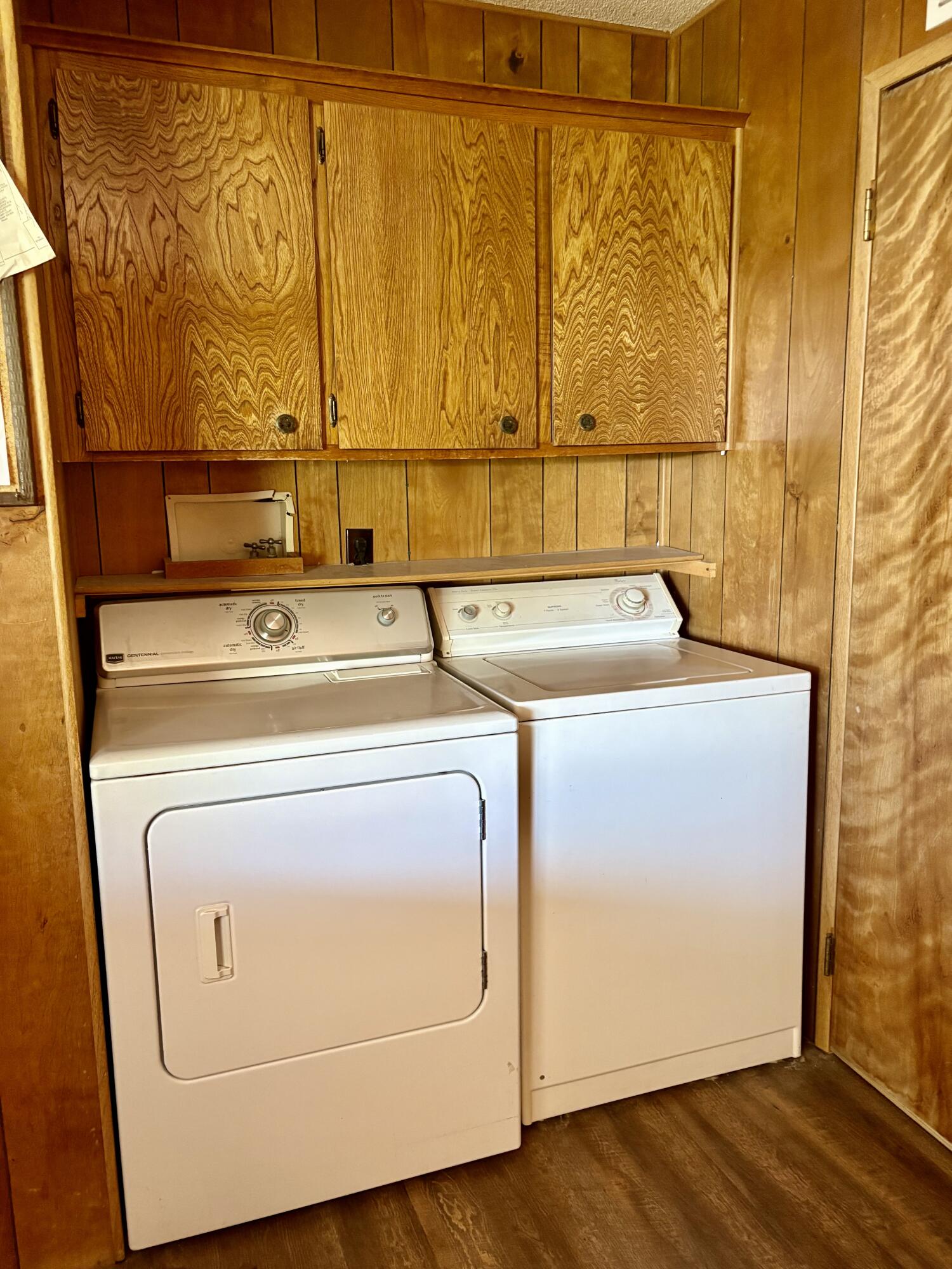 74711 Dillon Road, Unit 387 Desert Hot Springs, CA 92241 - Photo 24 of 50 a utility room with dryer and washer