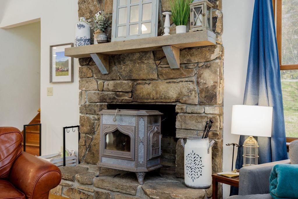 957 Marsh Family Road Hartford, VT 05059 - Photo 12 of 33