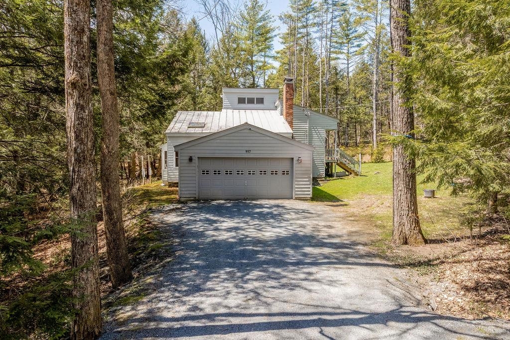957 Marsh Family Road Hartford, VT 05059 - Photo 2 of 33
