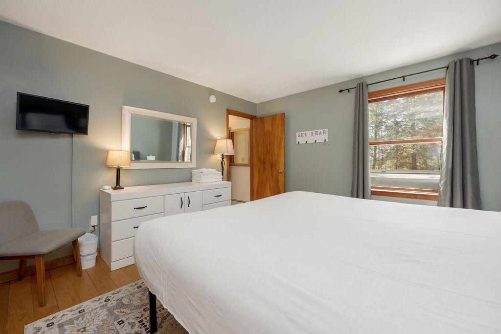 957 Marsh Family Road Hartford, VT 05059 - Photo 22 of 33