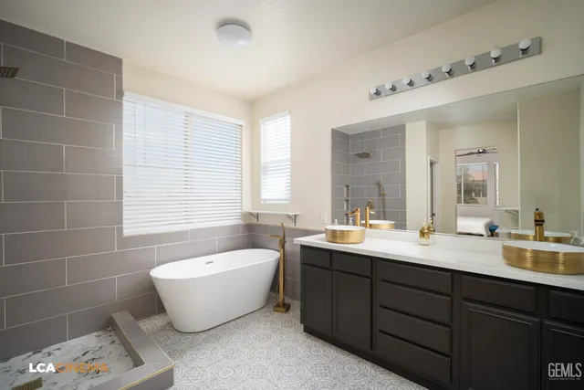 $549,990 | Undisclosed Address, Bakersfield, CA 93311