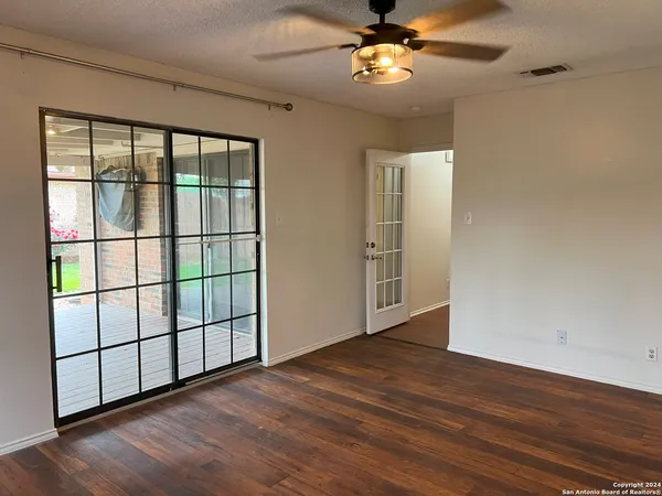 $1,575 | 1301 Eli Whitney, Schertz, TX 78154