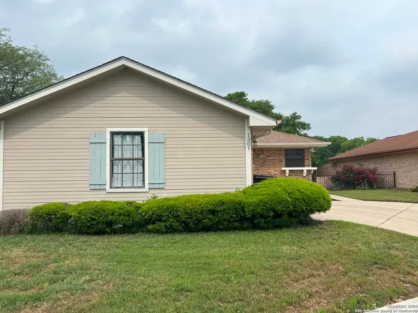 $1,575 | 1301 Eli Whitney, Schertz, TX 78154